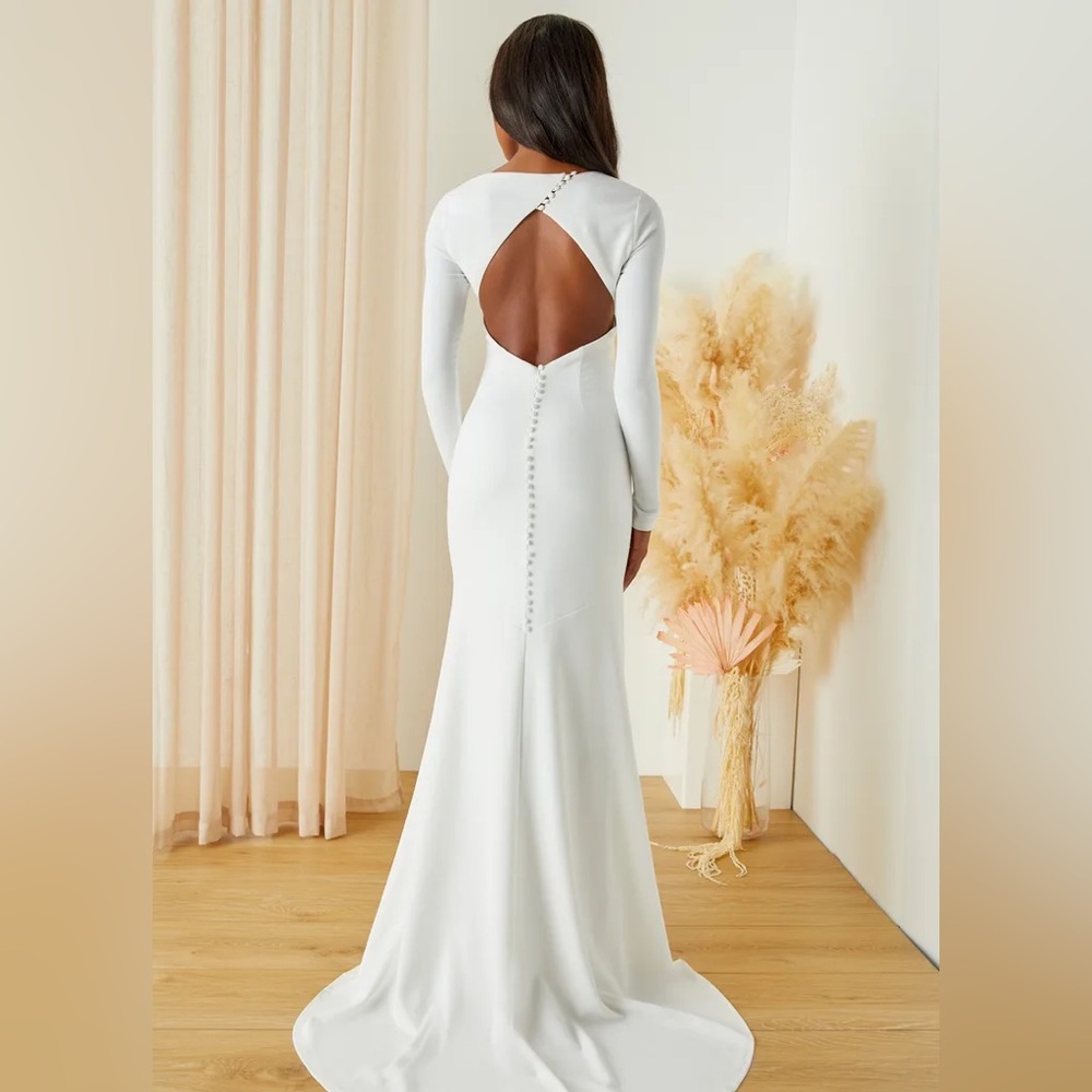 Eloquent Endearment White Long Sleeve Backless Maxi Dress size xs